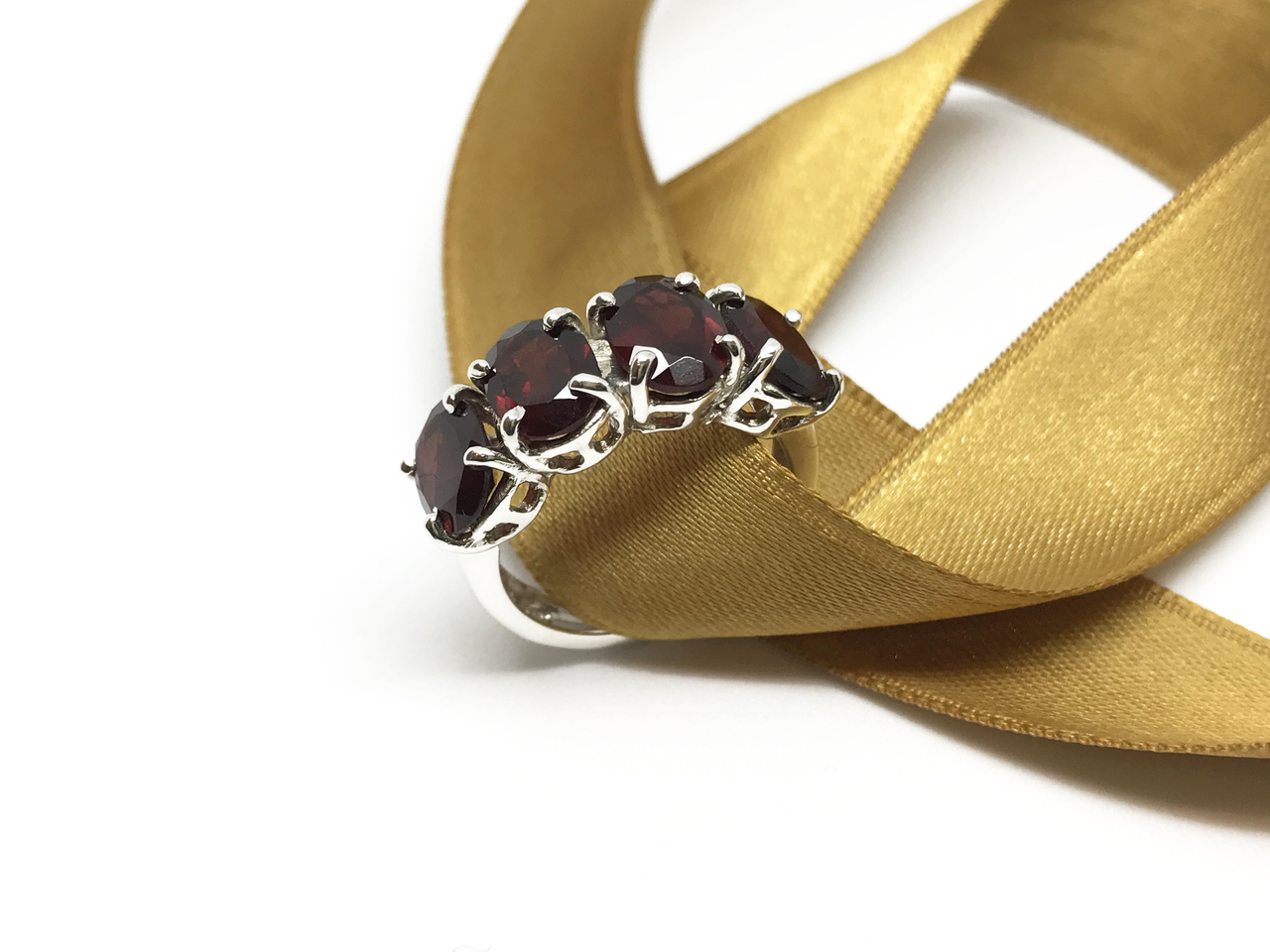 Anello granati
