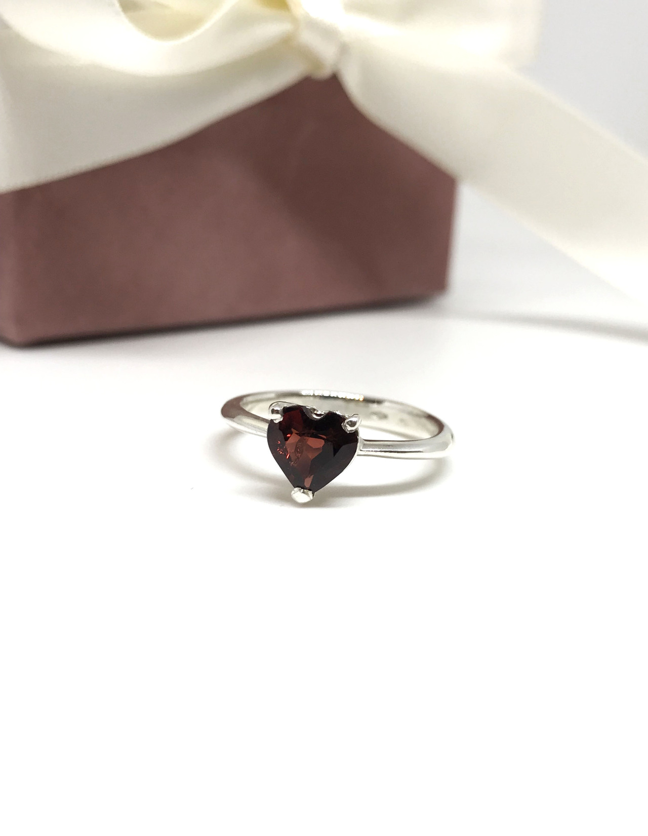 Anello Cuore medio Granato